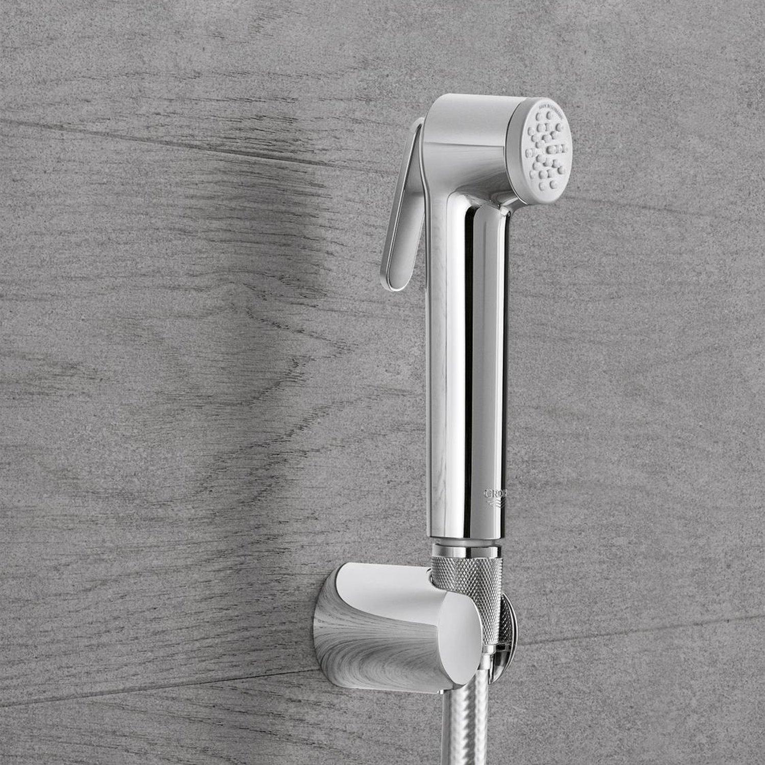 Grohe Tempesta-F Trigger Spray 30 Chrome Set ručni higijenski tuš (bideta) sa aktivatorom mlaza, zidni priključak za crevo sa integrisanim držačem za tuš i Silverflex 1250 crevo za tuš 27513001
