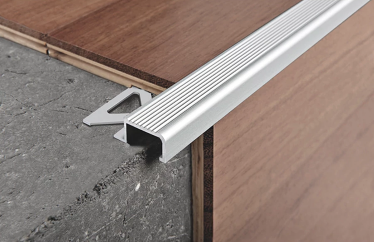 Progress Profiles Global 10,0mm Matt Silver GBSTAS100 lajsna (profil) stepenišna ugaona aluminijumska za pločice ili drvene obloge dužine 2,7m